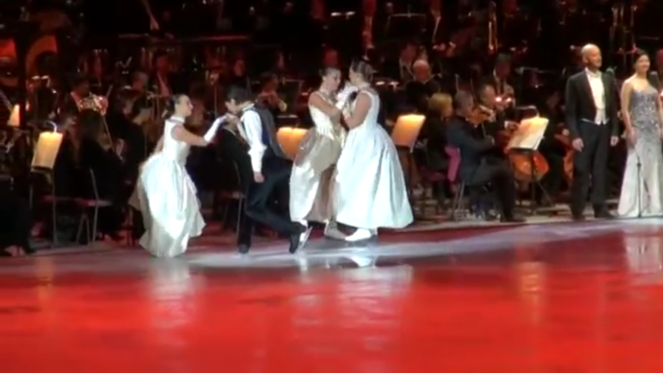 冰上歌劇 茶花女 飲酒歌