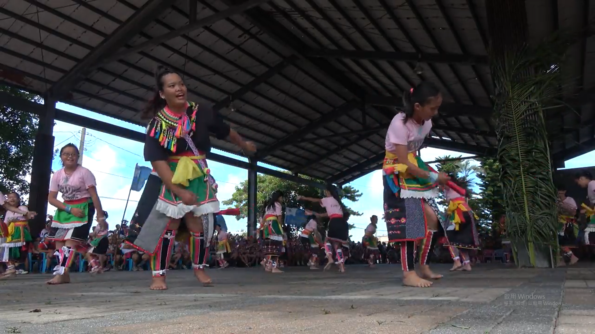 都蘭部落豐年祭 <br />
小小姐-傳統舞